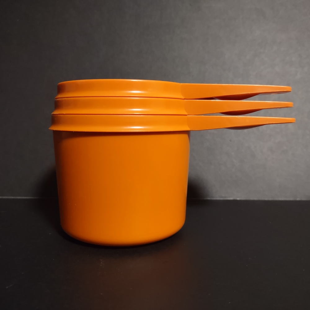 Vintage Orange Tupperware Measuring Cups Plastic Set of 3 Pieces 2/3 3/4 1C